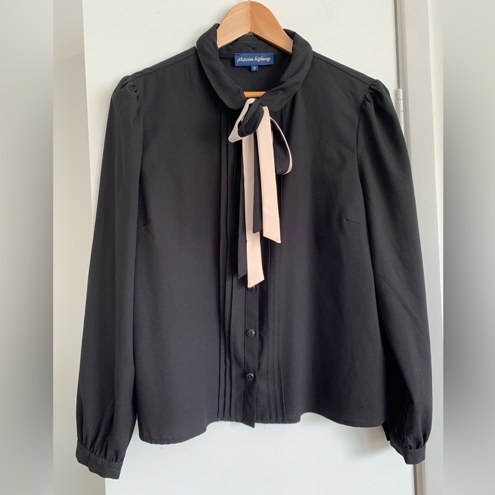 Princess Highway black ‘Annie’ blouse with contrast tie - Picture 2 of 7